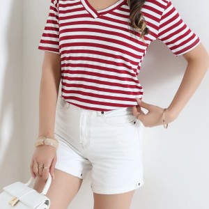 V Yaka Oversize Çizgili Viskon Tişört Bordo - 55315.1878.