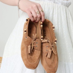 Boncuk Detaylı Püsküllü Loafer Babet Taba - 196.1846.